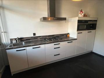 KEUKEN i gedemonteerd al beschikbaar voor biedingen
