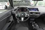 BMW 1 Serie 118i M Sport Automaat / Panoramadak / Sportstoel, 65 €/maand, Gebruikt, Met garantie (alle), Zwart