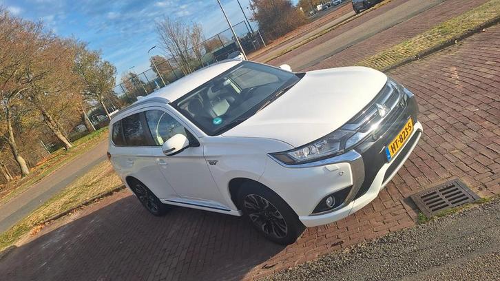 Mitsubishi Outlander 2.0 Phev 203pk 4WD CVT 5P, Auto's, Mitsubishi, Particulier, Outlander, 4x4, ABS, Achteruitrijcamera, Airconditioning