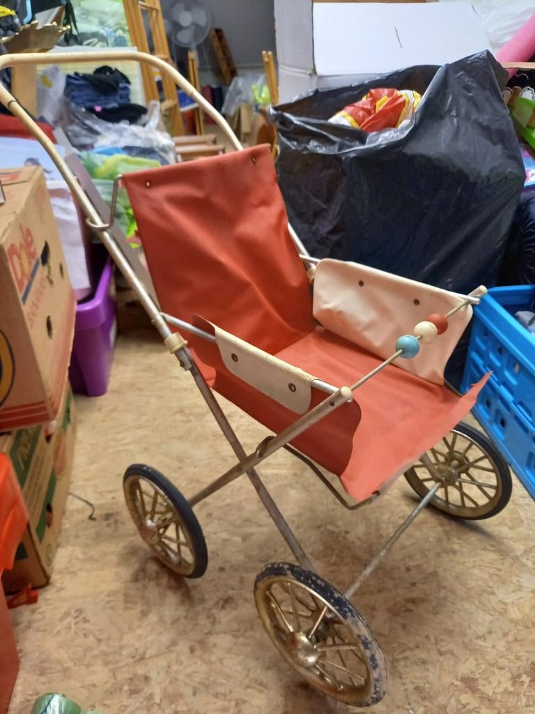 Poppen wandelwagen jaren zeventig 70, Kinderen en Baby's, Speelgoed | Poppen, Ophalen, Gebruikt, Babypop