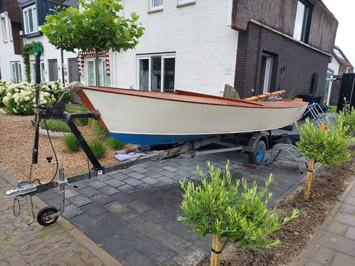 open zeilboot met bb motor en trailer, Watersport en Boten, Open zeilboten, Gebruikt, Overige typen, 3 tot 6 meter, Hout, Buitenboordmotor