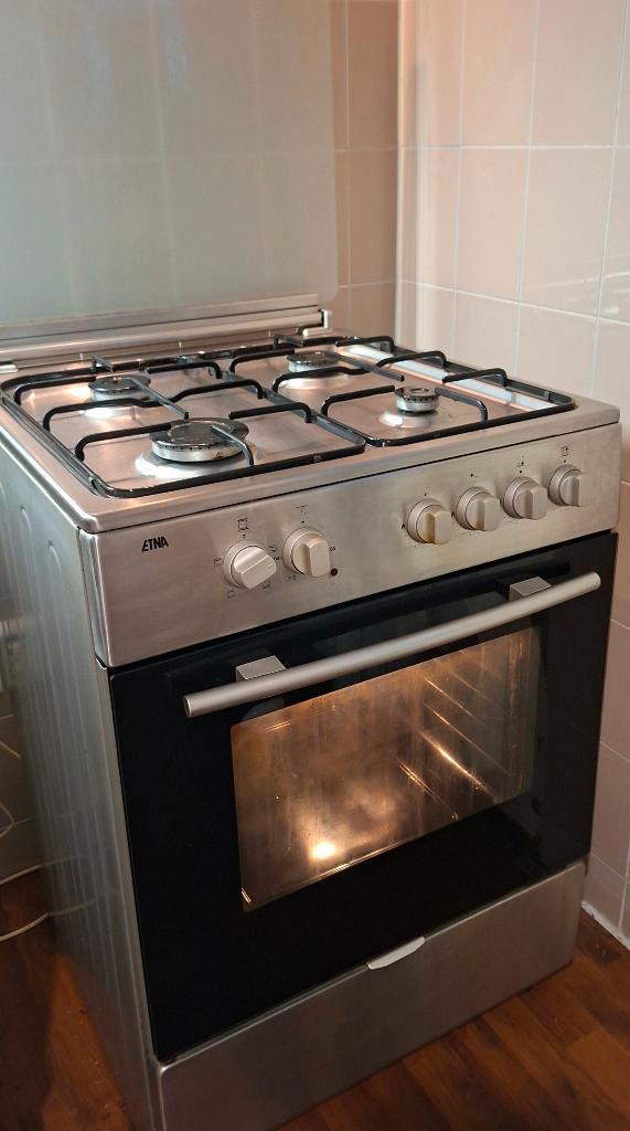 ETNA RVS GASFORNUIS (NIET GRATIS), Witgoed en Apparatuur, Fornuizen, Gebruikt, Vrijstaand, Gas, 4 kookzones, 85 tot 90 cm, 45 tot 60 cm