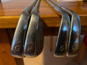 Golf ijzers beschikbaar voor biedingen