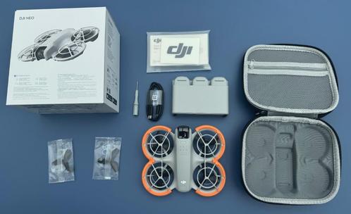 DJI Neo Drone + Charging Hub + 3x Battery + extra's, Audio, Tv en Foto, Drones, Zo goed als nieuw, Drone met camera, Ophalen of Verzenden