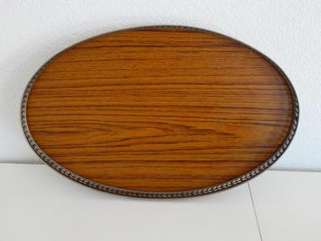 Een oud-Hollands ovaal dienblad hout met metalen rand beschikbaar voor biedingen