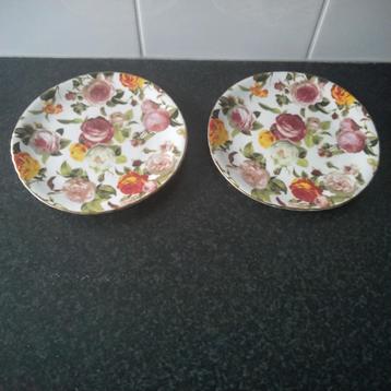 Japanse taartbordjes  2 stuks beschikbaar voor biedingen
