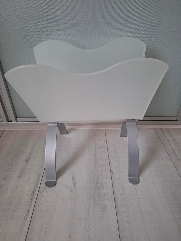 Krantenbak vintage Ikea nog heel mooi, Huis en Inrichting, Woonaccessoires | Krantenbakken en Lectuurbakken, Zo goed als nieuw