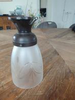 Oud plafondlampje van glas en armatuur van bakeliet, Ophalen of Verzenden, Gebruikt, Glas