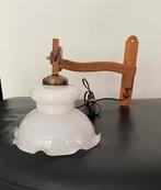 Vintage zwenk wandlamp eiken met glaskelk, Ophalen of Verzenden, Gebruikt, Glas, Vintage seventies