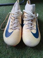 Voetbalschoenen nike, Sport en Fitness, Voetbal, Maat XS of kleiner, Ophalen of Verzenden, Gebruikt, Schoenen