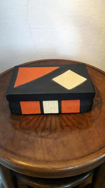 ART DECO BIJOUTERIEDOOS 1937 beschikbaar voor biedingen