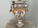 Antieke Capodimonte vaas decor putt’s,nymphen en paard, Verzenden