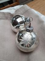 2 x oude glazen kerstbal zilver 1 met sterren 1 met stippen, Diversen, Kerst, Gebruikt, Ophalen of Verzenden