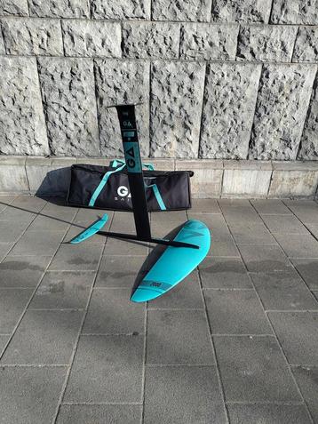 Ga foil 2000, met een hybrid 85 mast. beschikbaar voor biedingen
