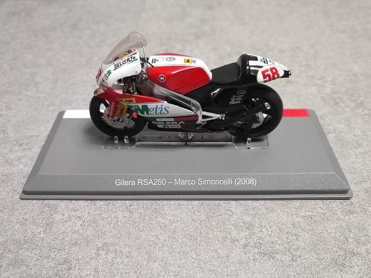 Gilera RSA250 - Marco Simoncelli - Metis Gilera -GP250, Hobby en Vrije tijd, Modelauto's | 1:18, Zo goed als nieuw, Overige merken
