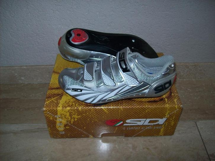 Nieuwe Sidi Scarpe Moon Dames Race schoenen maat 38, 39, Fietsen en Brommers, Fietsaccessoires | Fietskleding, Nieuw, Dames, Kinderen