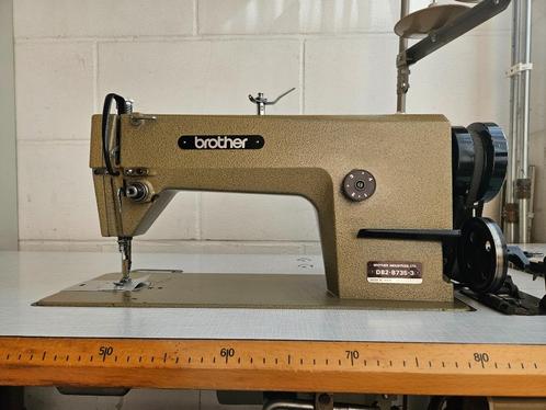 Industriële naaimachine Brother DB2-B735-3, Hobby en Vrije tijd, Naaimachines en Toebehoren, Gebruikt, Naaimachine, Brother, Industrieel