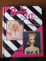 barbie  barbie ,,boek  the first years ,,  1959  tm  1989, Verzamelen, Poppen, Overige typen, Gebruikt, Ophalen of Verzenden