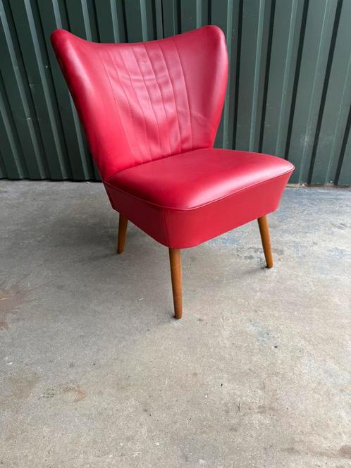 Vintage Cocktail Fauteuil In Rood Skai Leder, Huis en Inrichting, Fauteuils, Verzenden