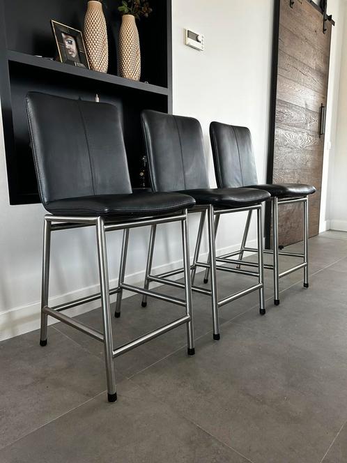 2 /4 zwart lederen Henders & Hazel design barkrukken., Huis en Inrichting, Stoelen, Zo goed als nieuw, Leer, Metaal, Zwart, Ophalen