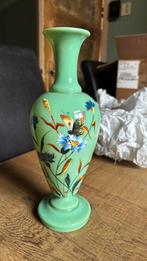 Antieke groene glazen vaas handgeschilderd, Antiek en Kunst, Antiek | Vazen, Ophalen of Verzenden