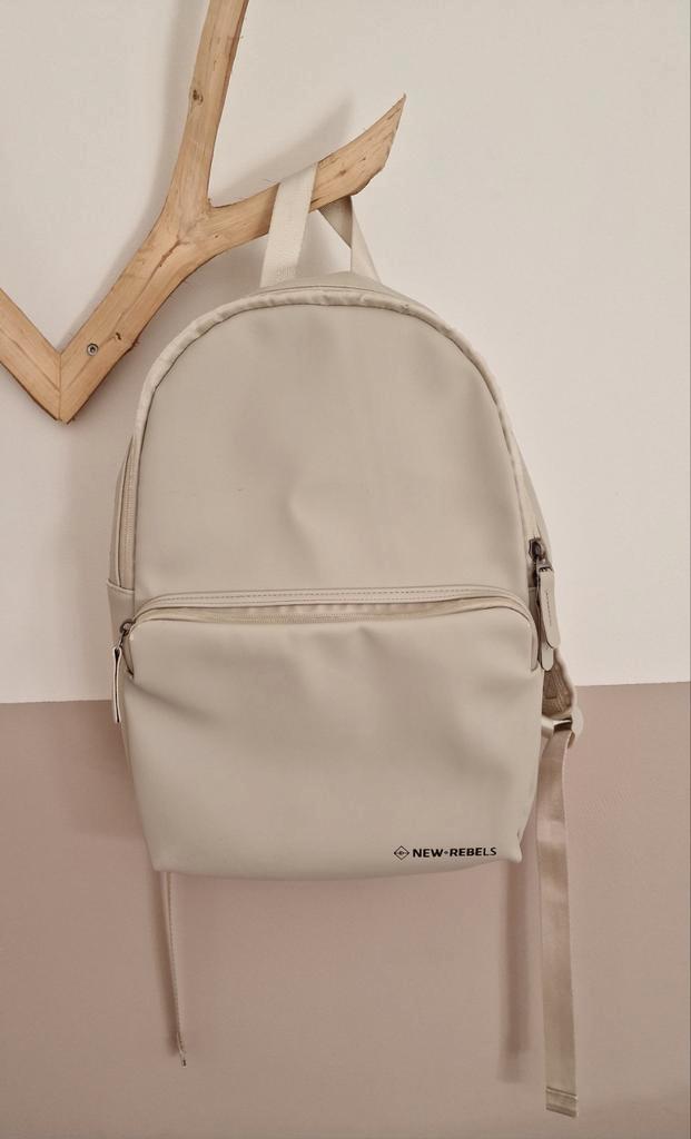 New Rebels | Harper 2 | 11 liter, Sieraden, Tassen en Uiterlijk, Tassen | Rugtassen, Gebruikt, Overige merken, 25 tot 40 cm, Ophalen of Verzenden