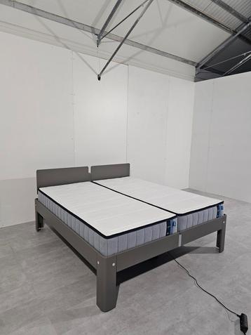Showroom Auping Auronde Deelbare 180x200 + Elysium Matrassen beschikbaar voor biedingen