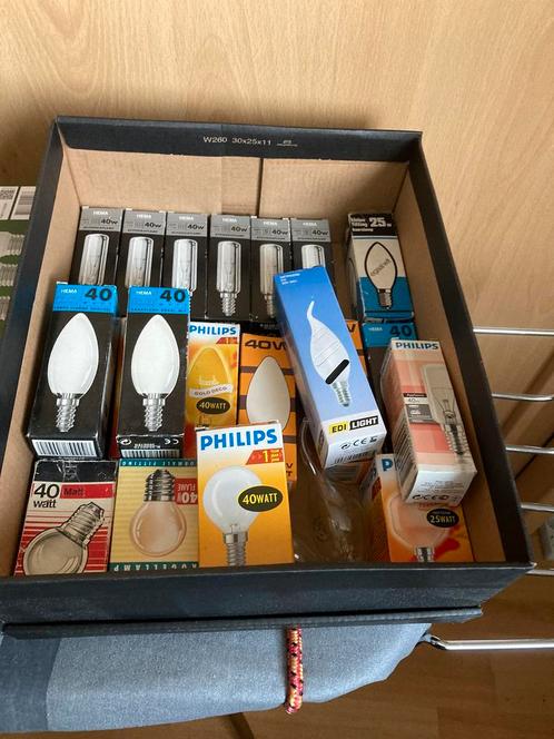 Meer dan 60 stuks gloeilampen div. merken, Huis en Inrichting, Lampen | Losse lampen, Nieuw, Ophalen of Verzenden