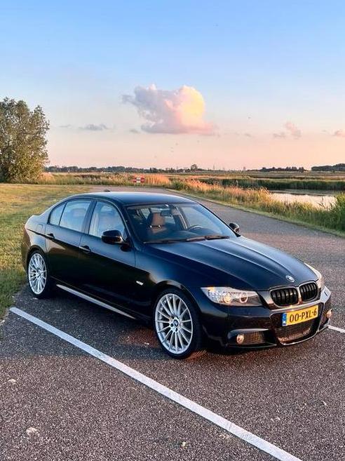 BMW E90 3-Serie 2.0 I 318i 2011 M-Pakket Zwart, Auto's, BMW, Particulier, 3-Serie, ABS, Airbags, Airconditioning, Alarm, Bluetooth