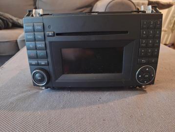 Autoradio Mercedes B 200 beschikbaar voor biedingen