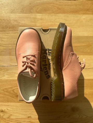 Dr. Martens Salmon pink, new