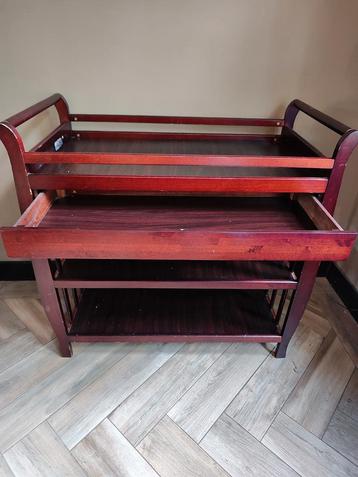 Mooie commode kersenhout kleur beschikbaar voor biedingen