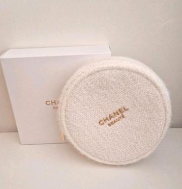 CHANEL - Prachtige Chanel box - NIEUW! beschikbaar voor biedingen