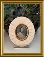 Oud ovaal miniatuur portret lijstje, Antiek en Kunst, Ophalen of Verzenden