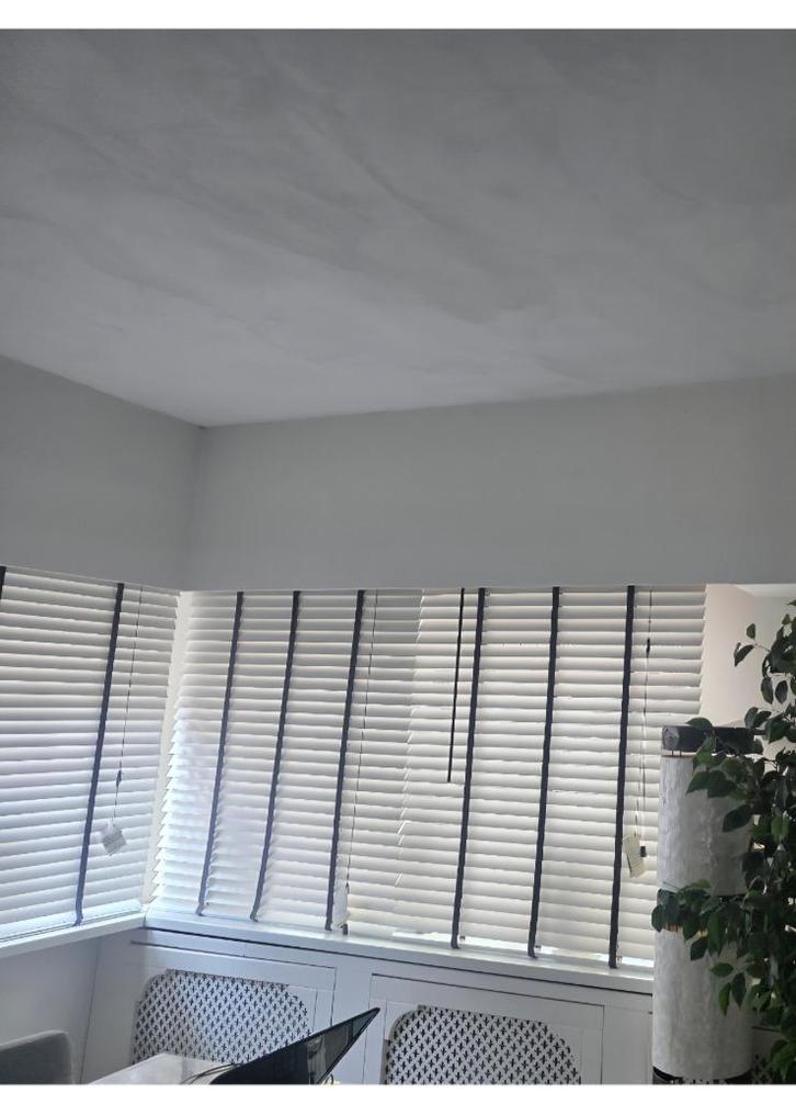Houten Jaloezieën 50 mm breed wit met zwarte Band, Huis en Inrichting, Stoffering | Gordijnen en Lamellen, Gebruikt, 150 tot 200 cm