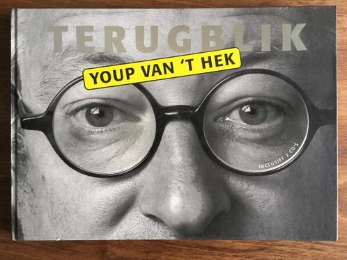 Boek+2Cd Youp van t Hek Terugblik Prachtig Boek + 34 Nummers, Boeken, Humor, Zo goed als nieuw, Anekdotes en Observaties, Ophalen of Verzenden