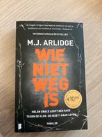 Wie niet weg is - M.J. Arlidge thriller, Boeken, Ophalen of Verzenden, Zo goed als nieuw, Nederland