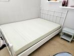 Bed inclusief matras M Line!, Ophalen, Gebruikt, Wit, 140 cm