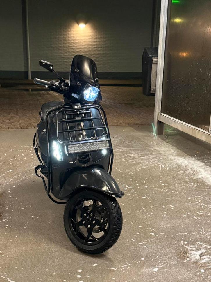 piaggio vespa sprint 2018, Fietsen en Brommers, Scooters | Vespa, Zo goed als nieuw, Overige modellen, Maximaal 45 km/u, Benzine