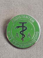 Speld AA  APOTHEKERS ASSISTENT, Ophalen of Verzenden, Landmacht, Nederland, Embleem of Badge