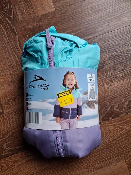 Nieuwe warm gevoerde ski- jas  , maat 98/104, Kinderen en Baby's, Kinderkleding | Maat 98, Nieuw, Meisje, Sport- of Zwemkleding