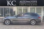 BMW 3 Serie Touring 318i M Sport | Trekhaak | Leder, Auto's, BMW, Automaat, Met garantie (alle), 1465 kg, 3 cilinders