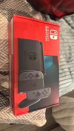 Switch V2 2019, Spelcomputers en Games, Spelcomputers | Nintendo Switch, Switch 2019 Upgrade, Met games, Met 2 controllers, Ophalen of Verzenden