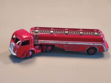 Panhard Tracteur Citerne Titan Dinky Toys France 32c 1:55? beschikbaar voor biedingen