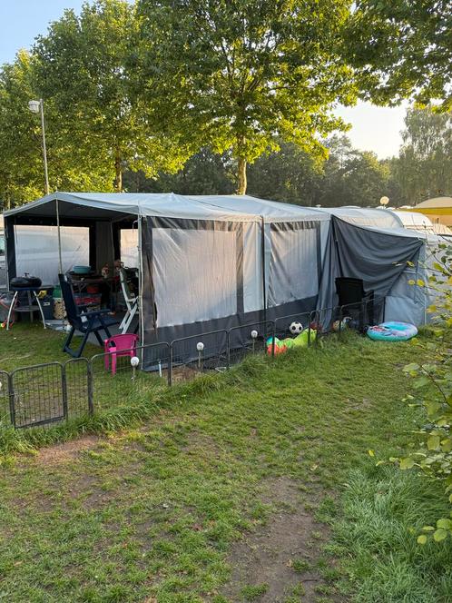 Swift Caravan met Voortent & Luifels, Caravans en Kamperen, Caravans, Particulier, tot en met 4, 1000 - 1250 kg, Standaardzit
