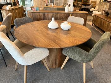 Magazijn leegverkoop ronde eettafel mangohout conische poot beschikbaar voor biedingen