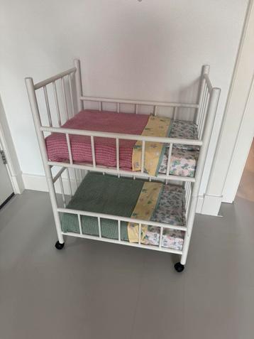 Poppen stapelbed groot incl. Matrasjes en dekens beschikbaar voor biedingen