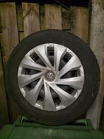 Volkswagen Polo banden + Wieldoppen (3Stuks), Auto diversen, Wieldoppen, Ophalen