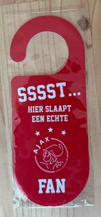 Ajax Deurhanger - Ssst hier slaapt een echte Ajax fan, Ophalen of Verzenden, Nieuw, Ajax, Overige typen