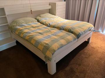 Tweepersoonsbed met boxspring en topper van Auping beschikbaar voor biedingen
